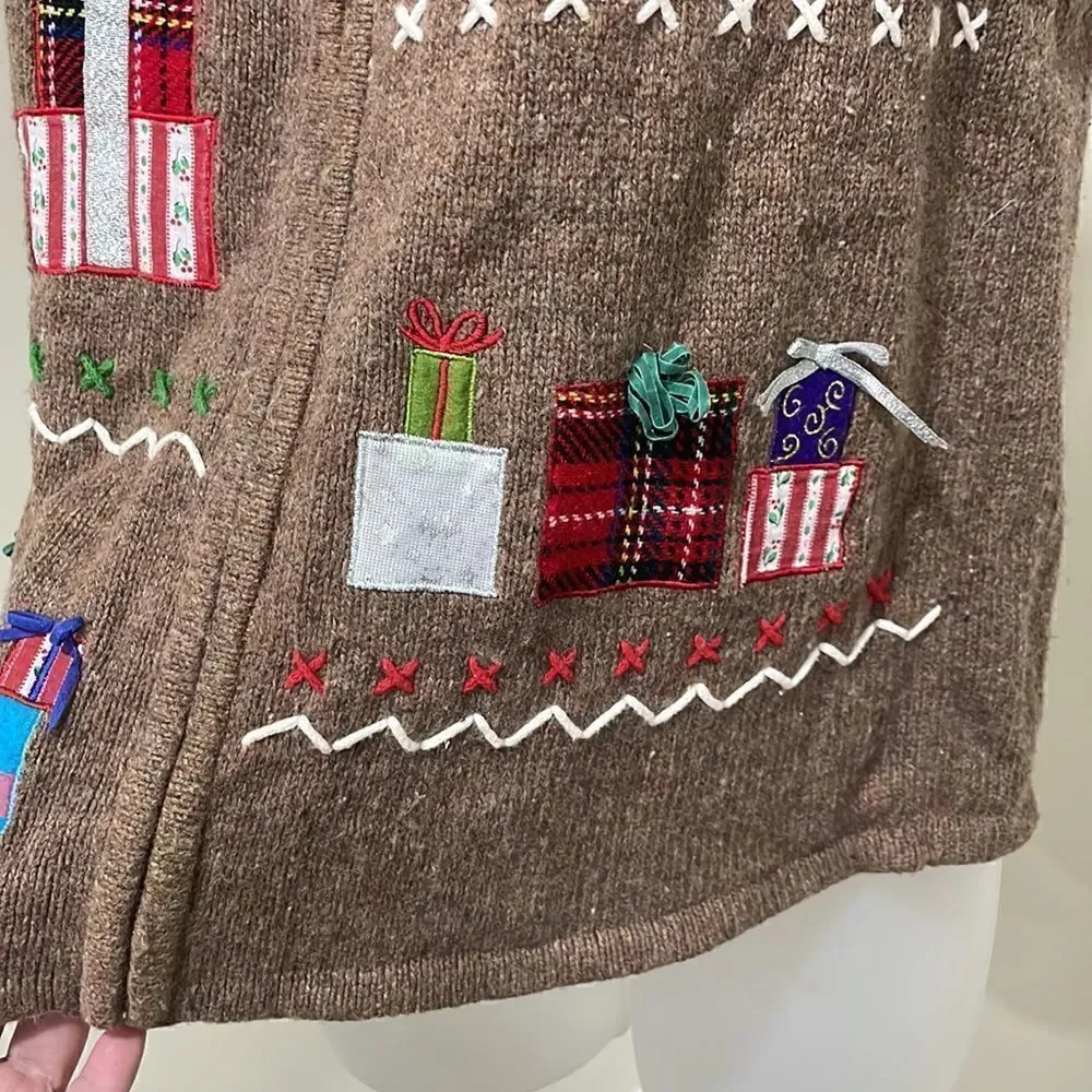 Mercer Street Studio Christmas Vest. Size S small 4/6
